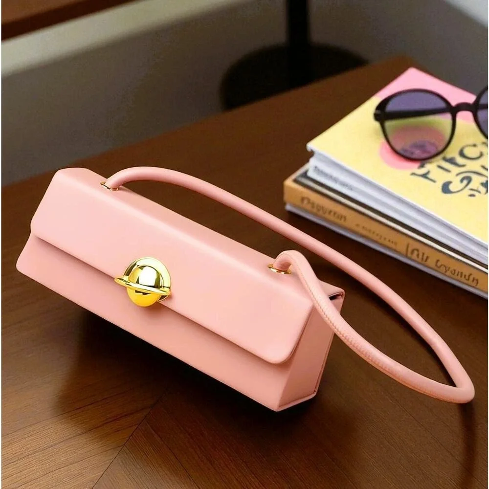 Purse Pink Structured Leather Shoulder‎ Bag with Gold Orbital Turn-Lock Closure